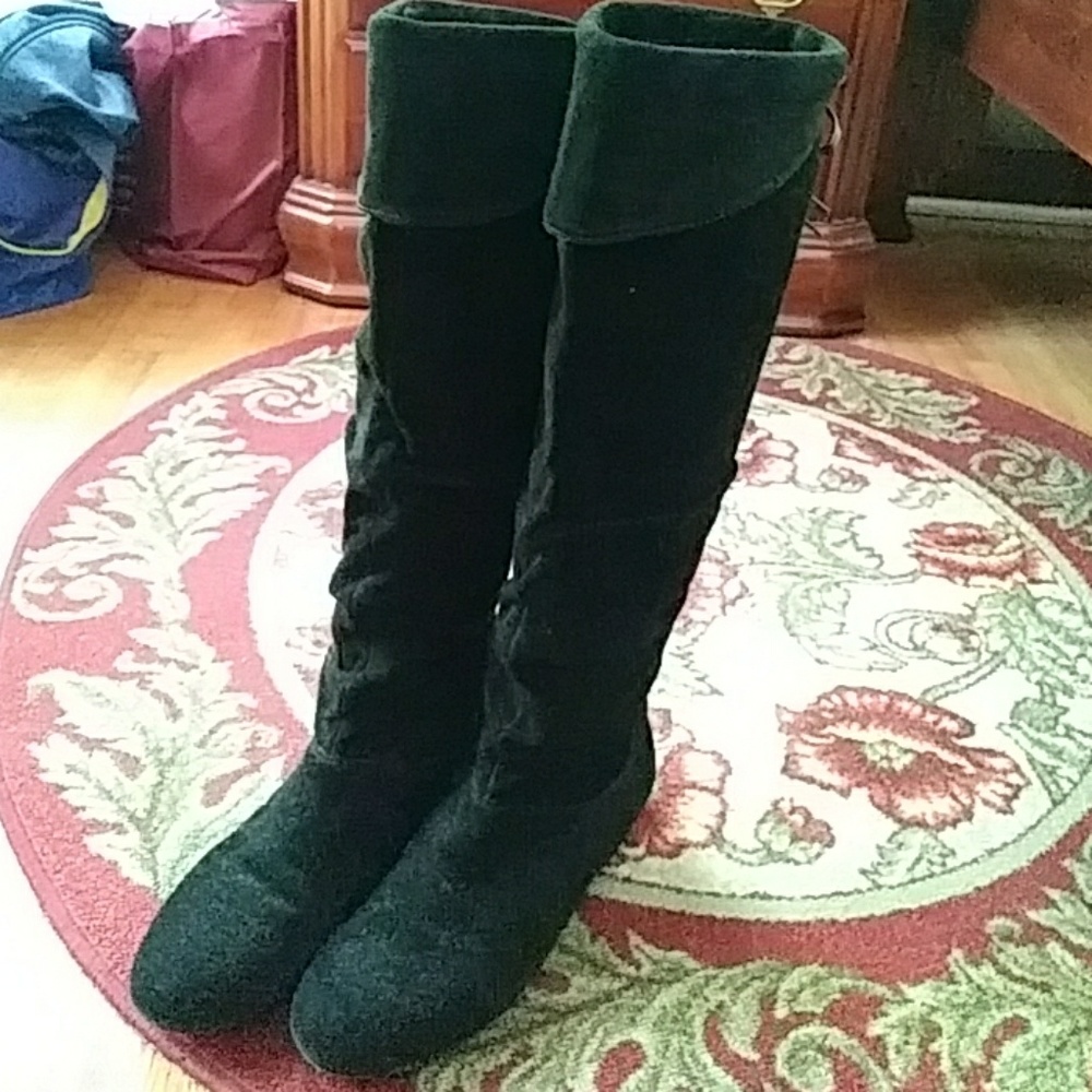 Enzo Angiolini Black suede boots